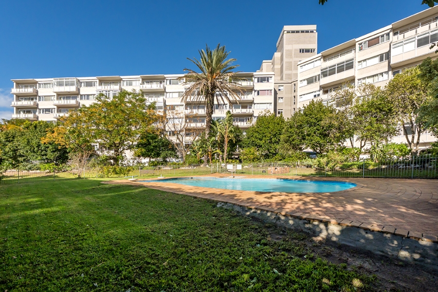 To Let 3 Bedroom Property for Rent in Green Point Western Cape